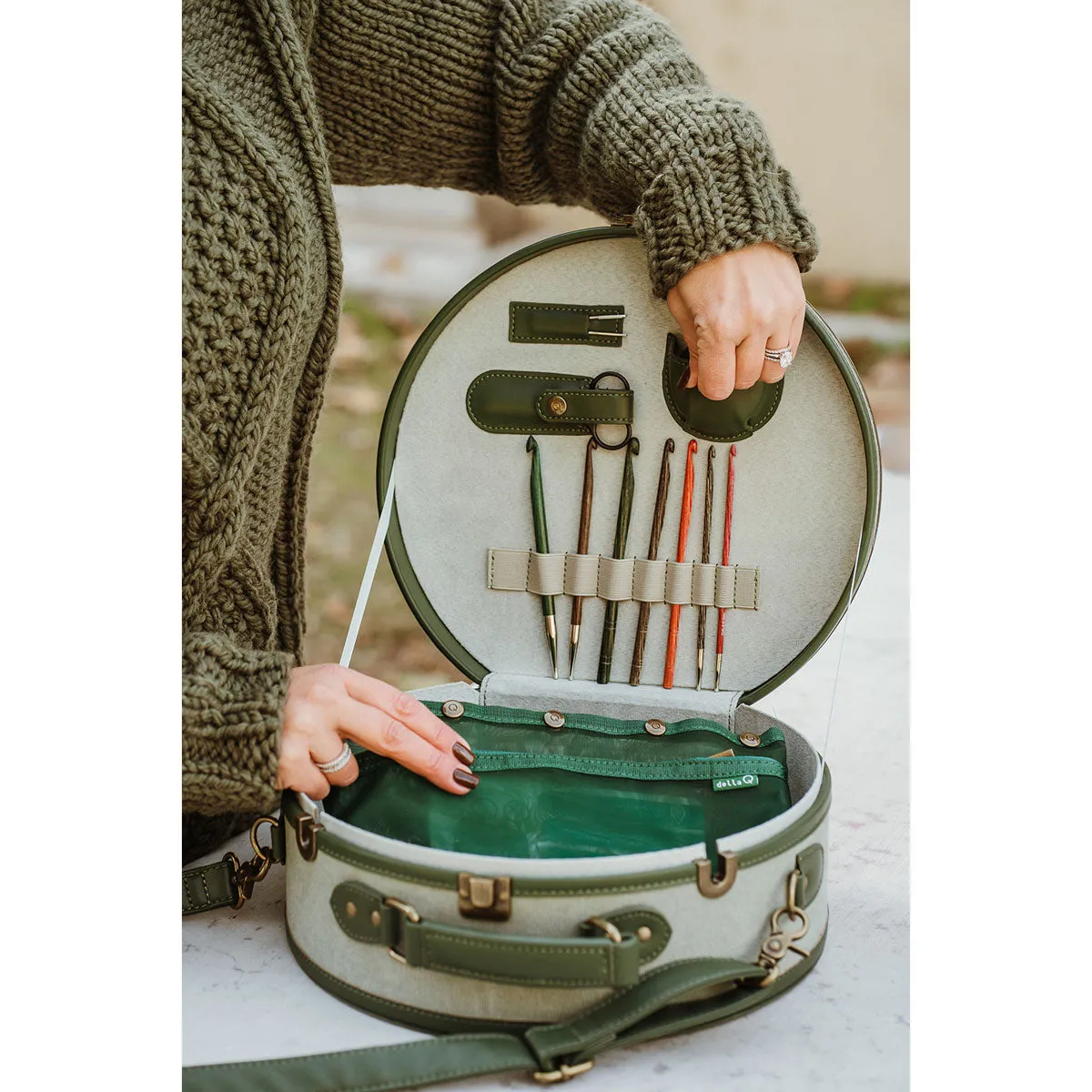 della Q Maker's Hat Box - Sage