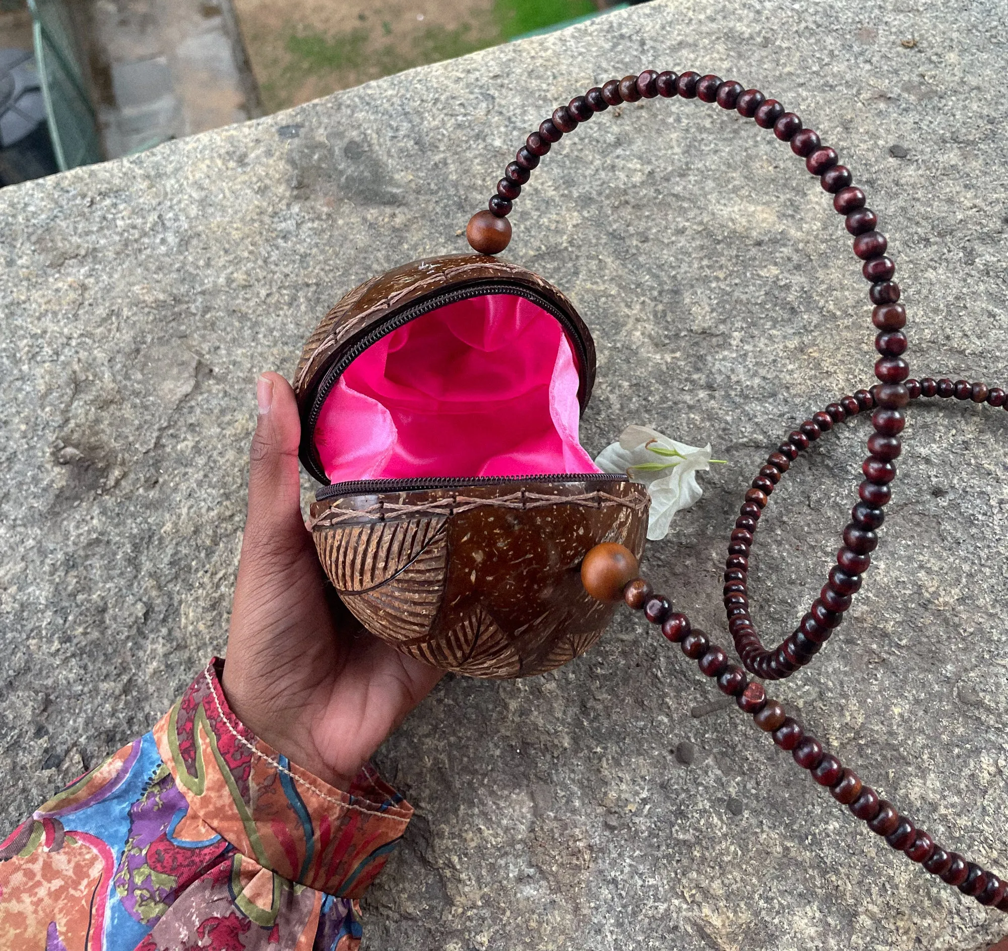 Leaf Carved Coconut Mini